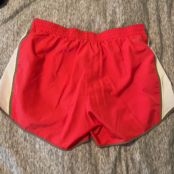 Nike running shorts - Picture 4 of 4